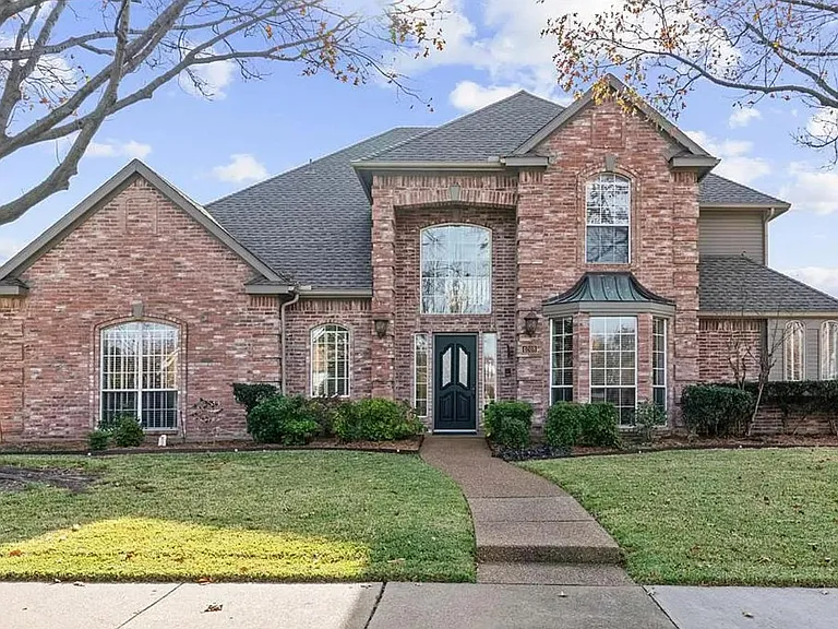 4208 Forbes Dr — Photo 1