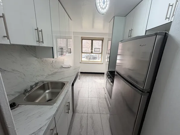 (undisclosed Address), Fresh Meadows, NY 11365