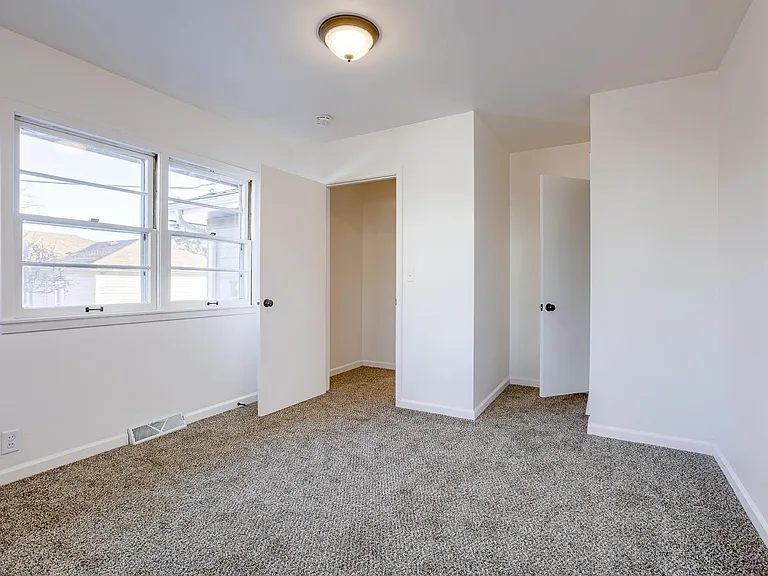 5312 N 48th Ave — Photo 13