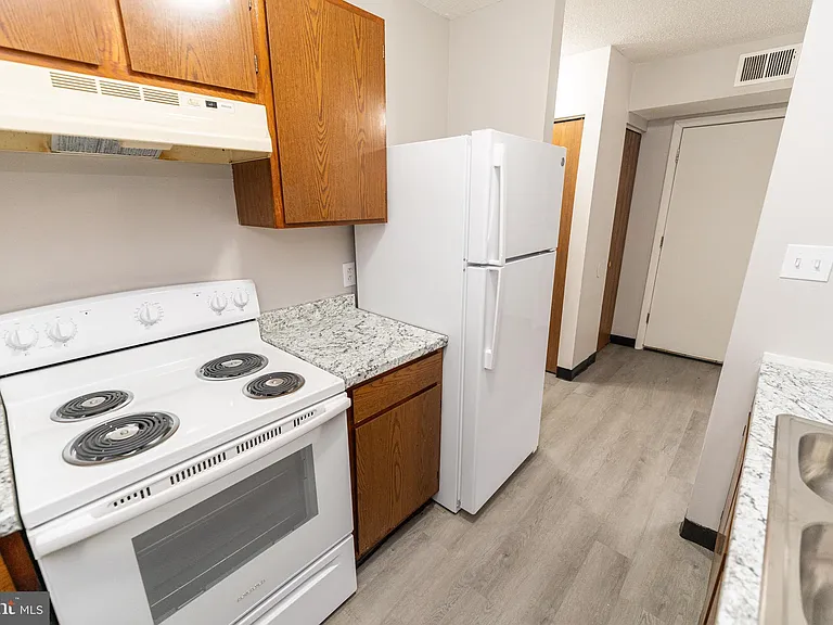 510 S Main St #18 — Photo 13