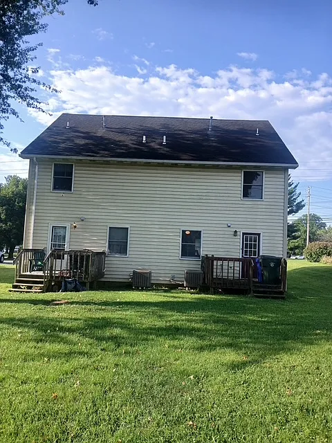 3 bed, 1334 sqft, $1,795 — Photo 2