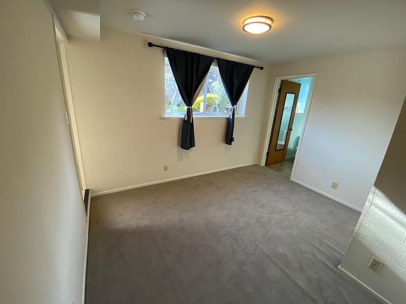 5th image of 437 Mariposa Dr