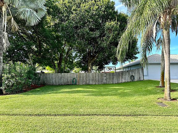 3rd image of 1061 SE Seagrass Avenue