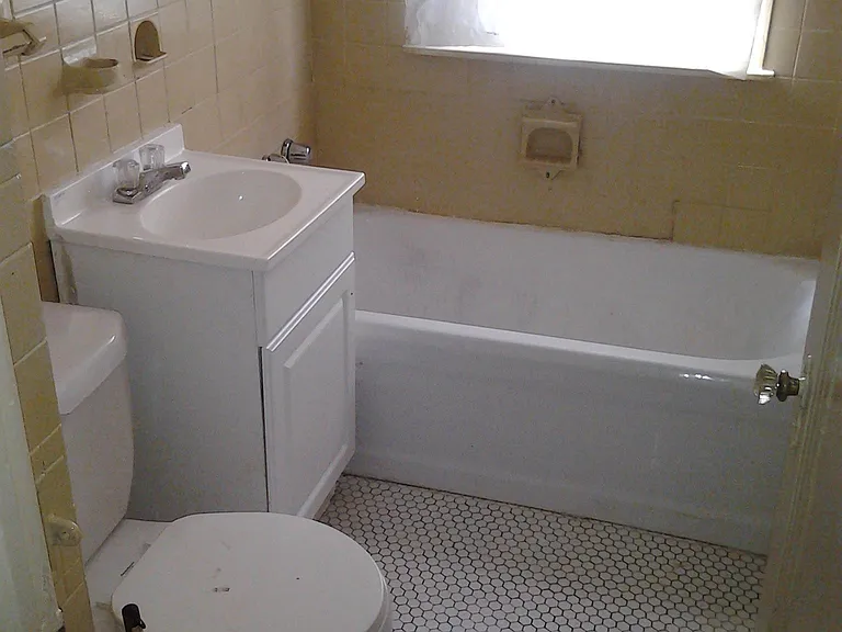 11343 Abington Ave — Photo 6