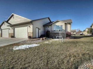 6821 Cog Hill Ln, Rapid City, SD 57702