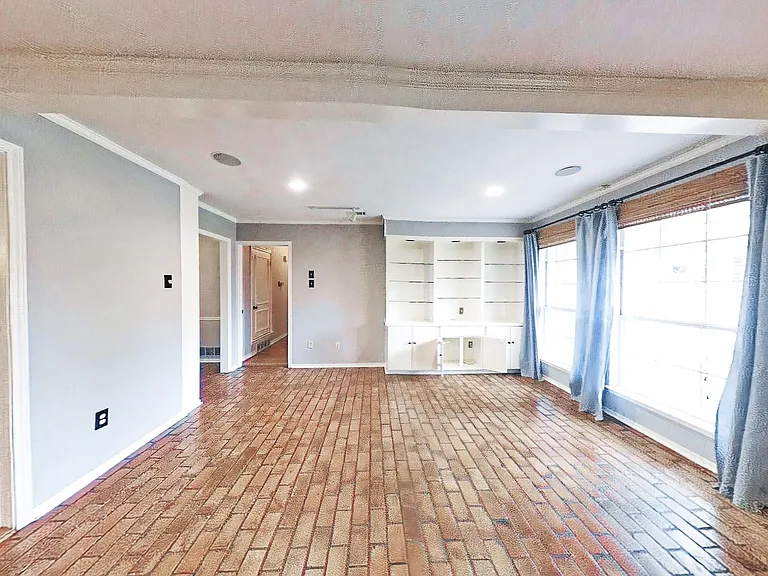 7618 Meadowhaven Dr — Photo 9