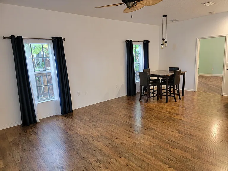 115 Majestic Bay Ave — Photo 9