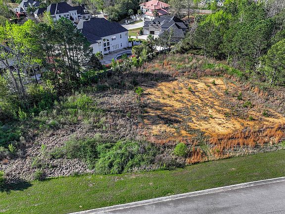 3rd image of 511 Seminole Place