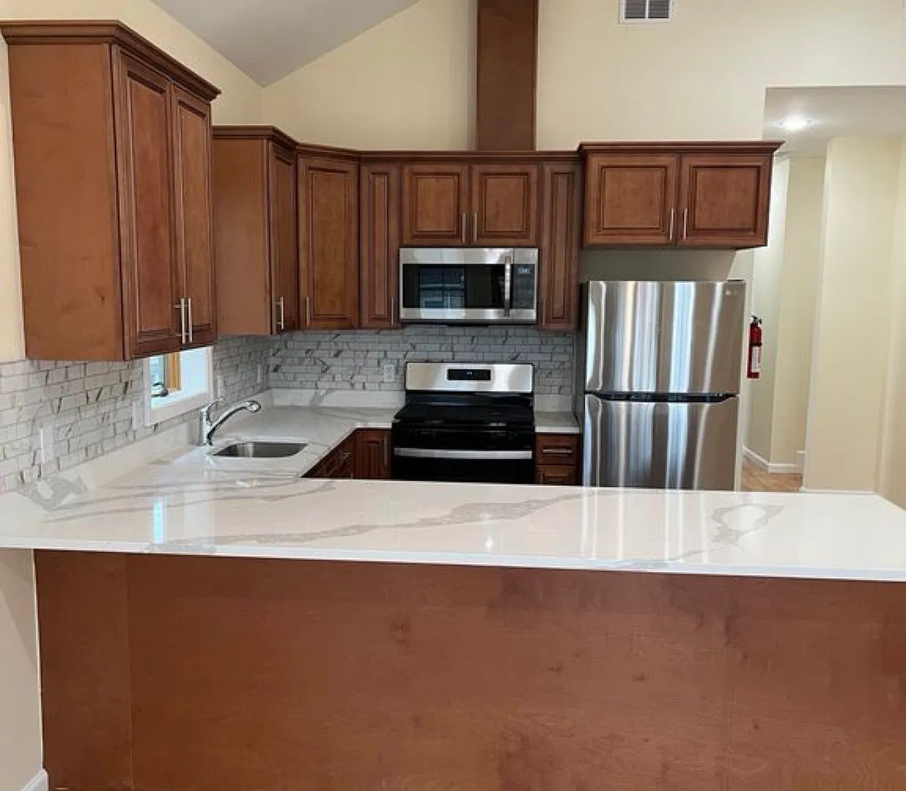 3 bed, 1200 sqft, $3,000 — Photo 3