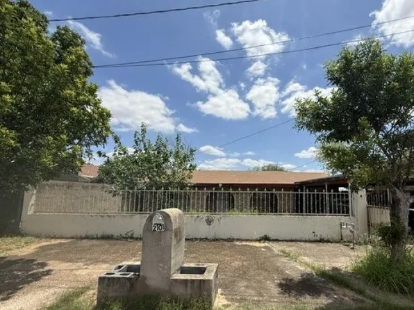2101 N Smith Ave, Laredo, TX 78043