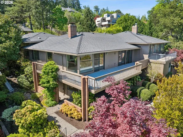 50 Condolea Ct, Lake Oswego, OR 97035
