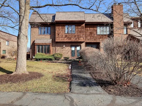 6736 Covington Creek Trl, Fort Wayne, IN 46804