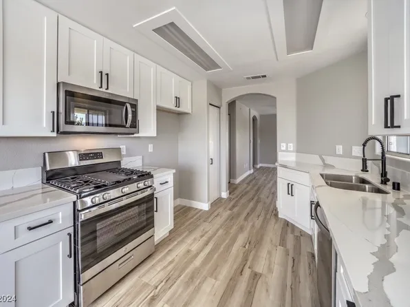 1421 Linnbaker Ln Unit 203, Las Vegas, NV 89110