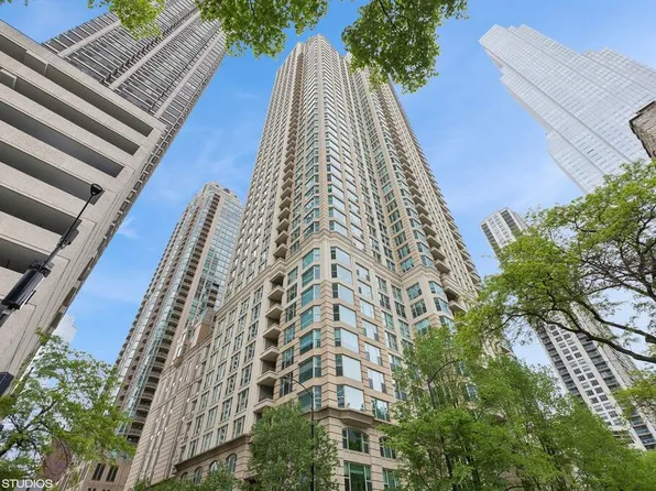 25 E Superior St APT 2405, Chicago, IL 60611