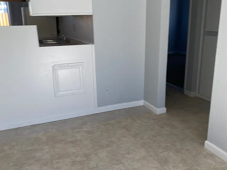 424 W Wilson Ave #A — Photo 5