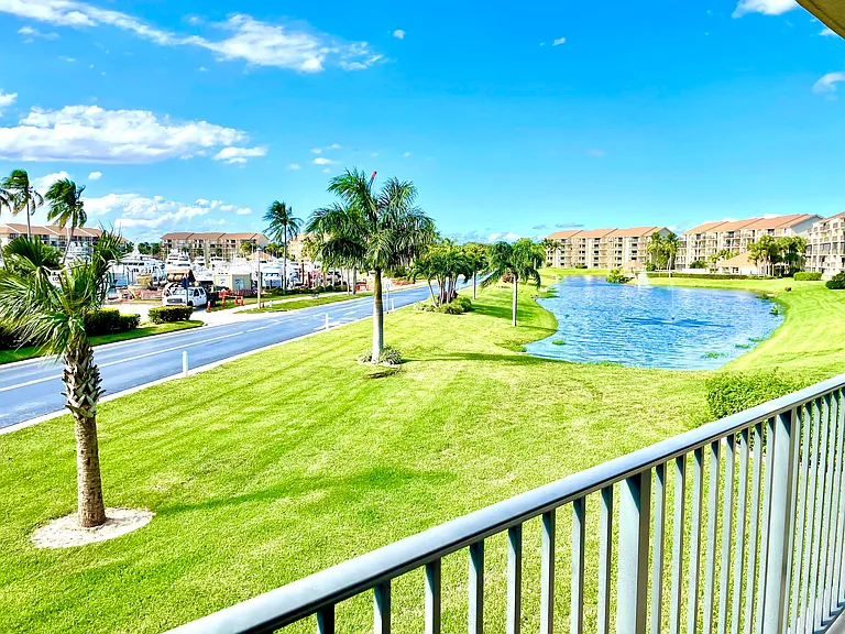 901 Seafarer Cir #202 — Photo 3