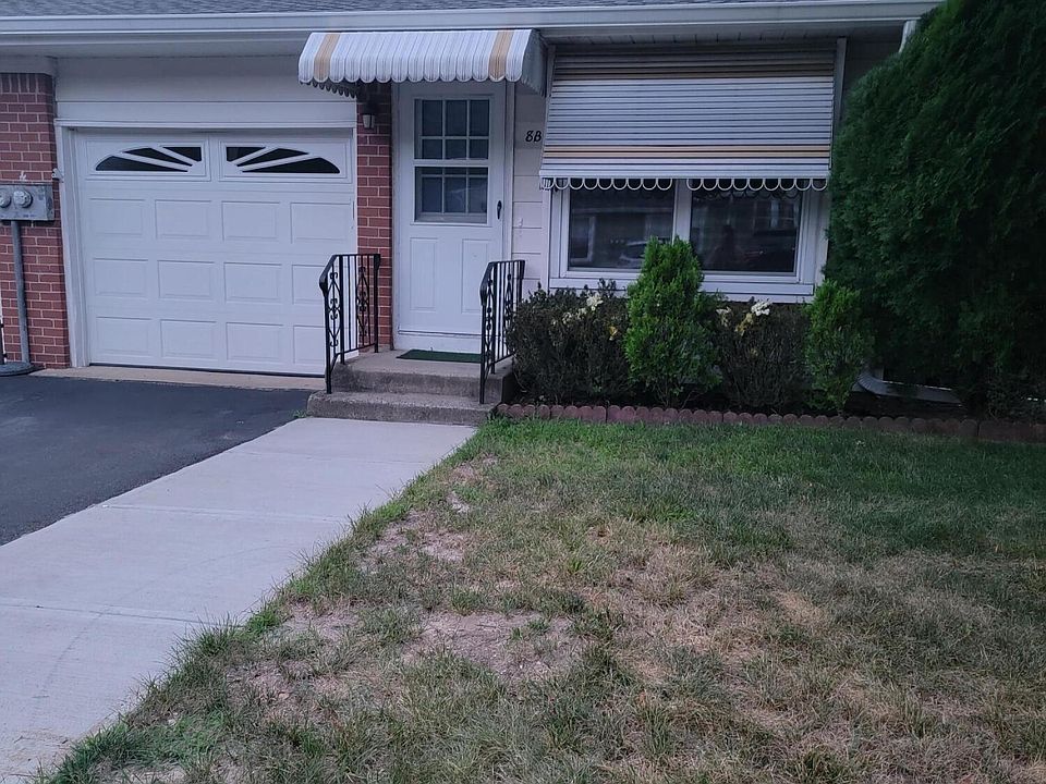 2nd image of 8B Quaker Lane