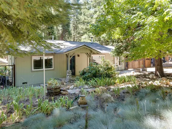 5623 Lupin Ln, Pollock Pines, CA 95726