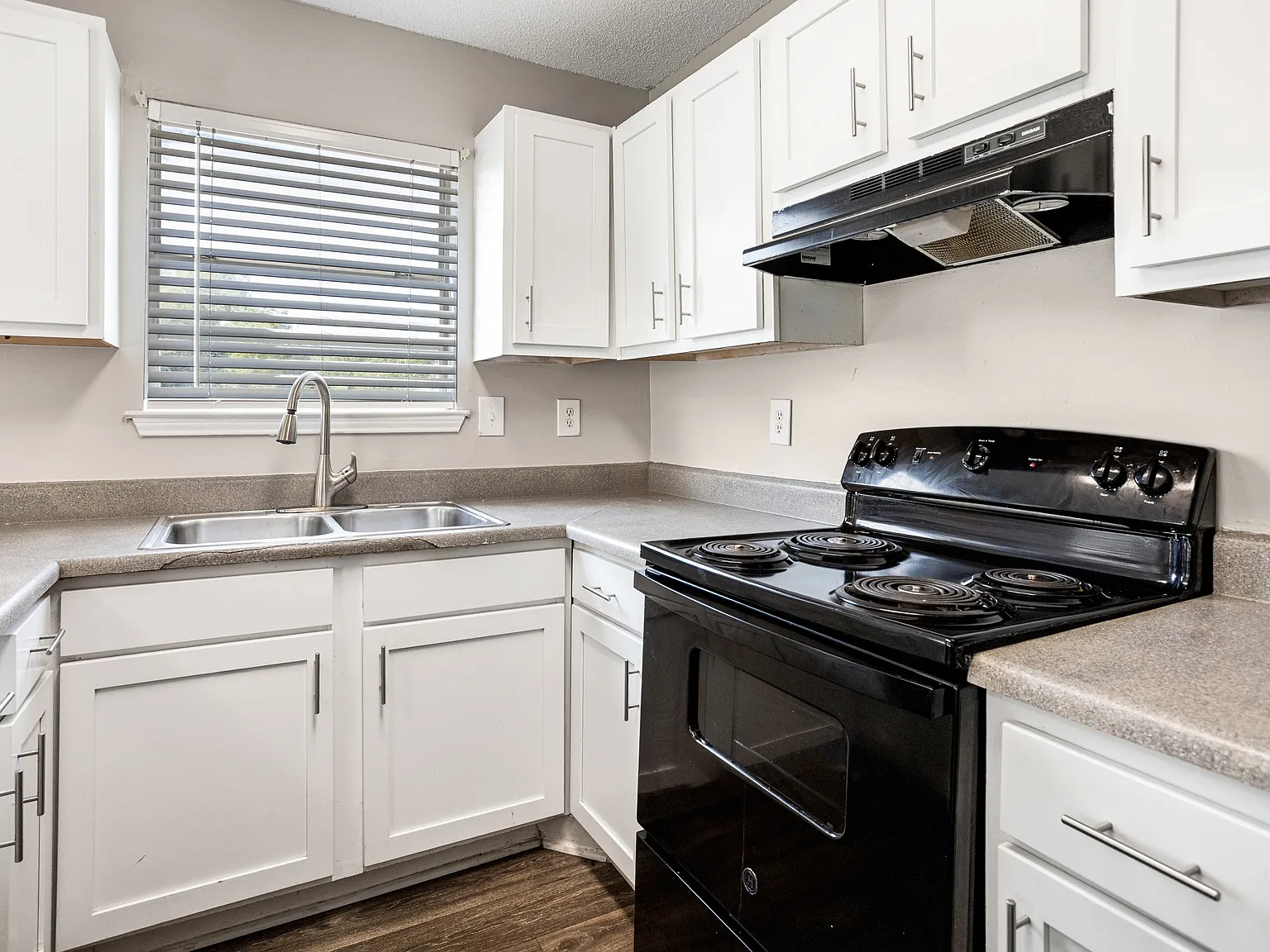 Bessemer Place Apartments — Photo 2