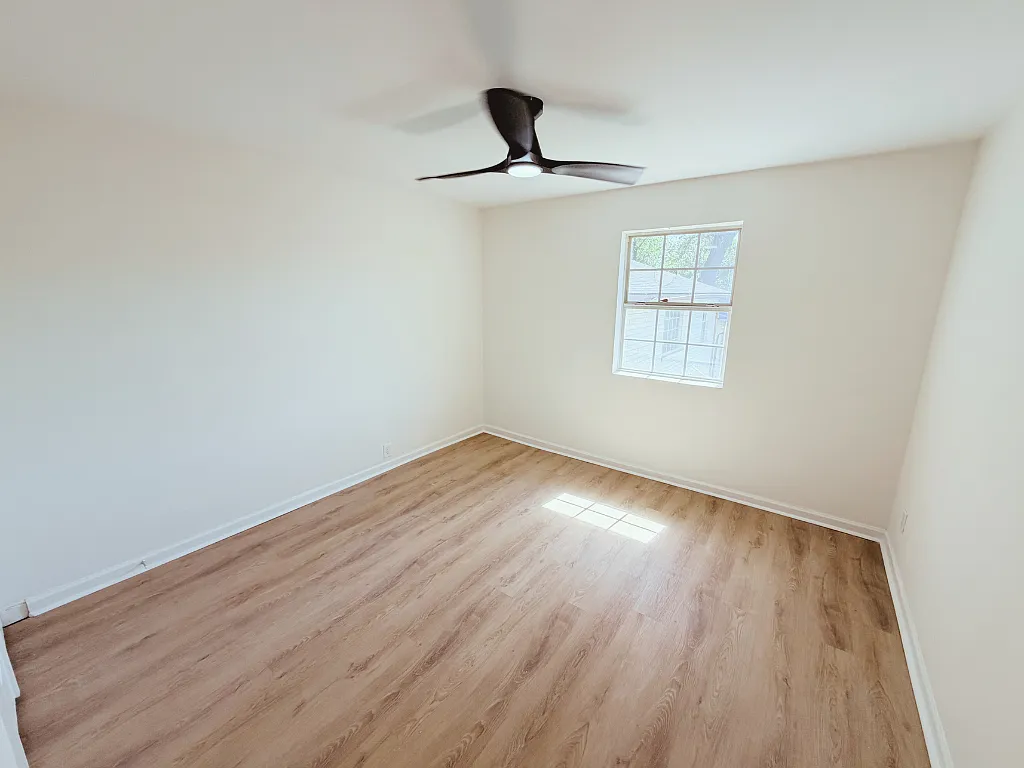 2 bed, 1.0 bath, $1,280 — Photo 2