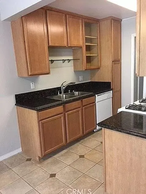 1 bed, 750 sqft, $1,750 — Photo 3