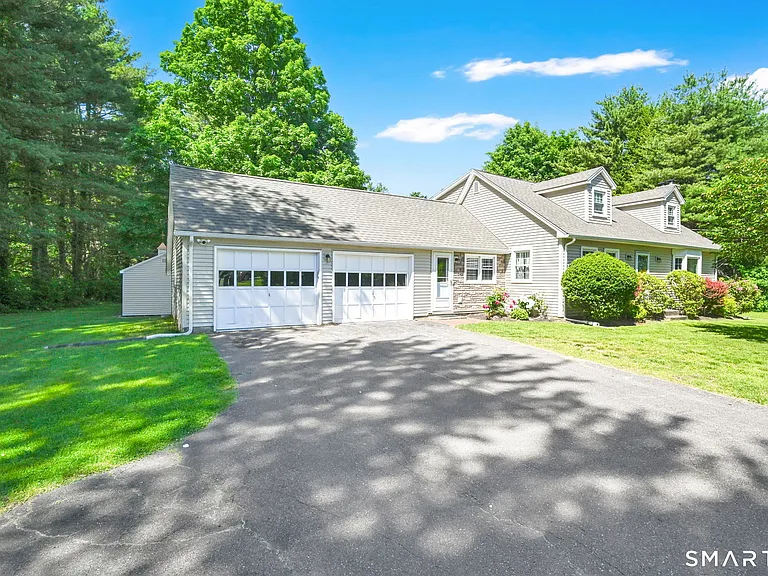 61 Kelly Ln — Photo 1