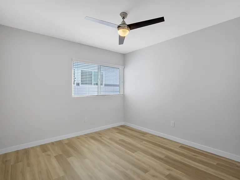 3650 Newton — Photo 20