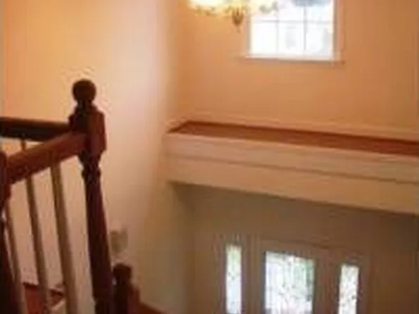 9238 Peachtree St, Norfolk, VA 23503