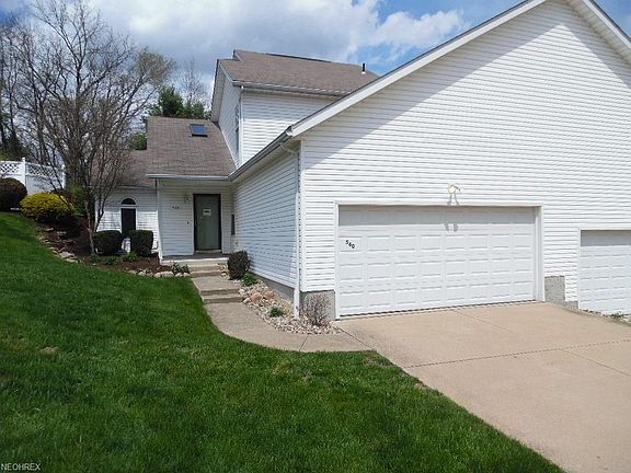 2nd image of 560 Hilltop Terrace Dr