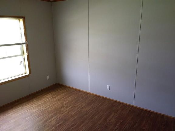 5th image of 110 Patricia Ann Dr