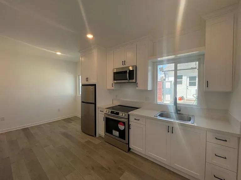 2718 Bomberry St — Photo 3