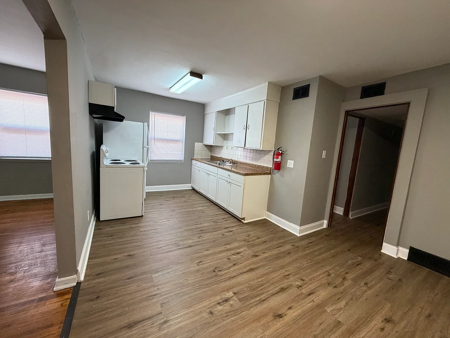 27 S Smithville Rd — Photo 4