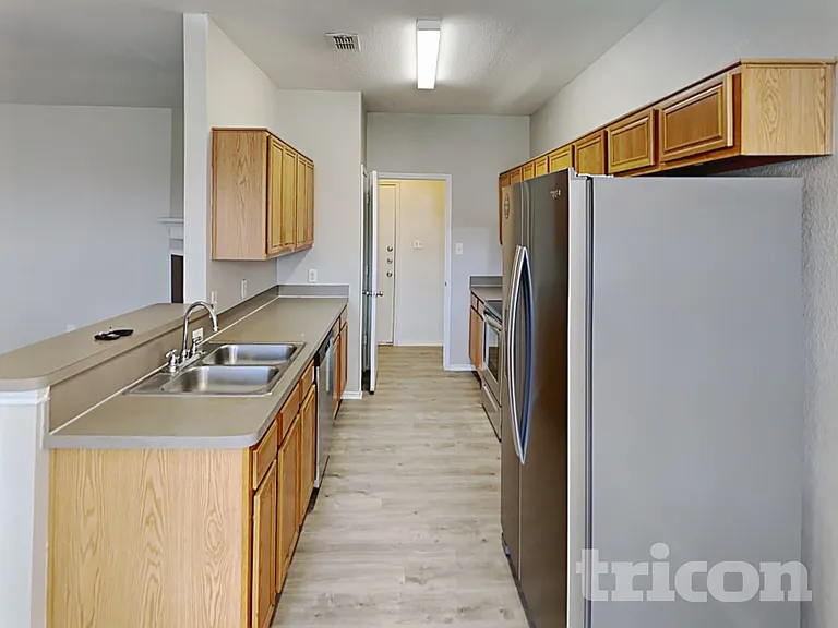 4913 Cape St — Photo 5