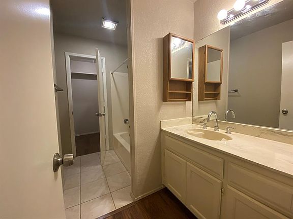 4th image of 1420 Las Jardines Ct