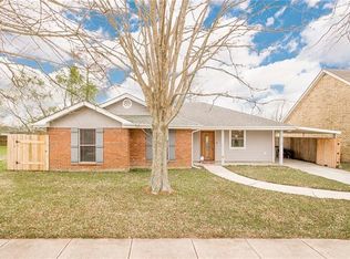 3221 Lakewood Dr, Violet, LA 70092