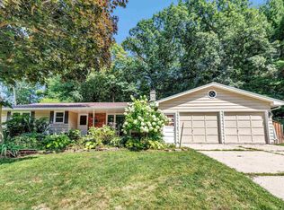 1014 Laverne Dr, Green Bay, WI 54311