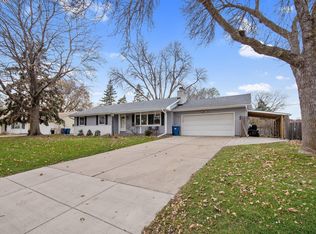 1276 Highview Dr, New Brighton, MN 55112
