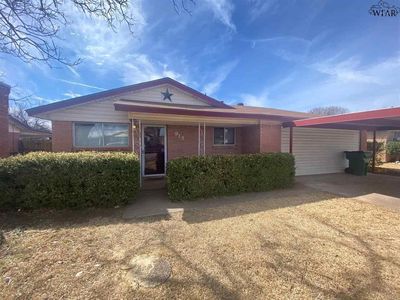 915 Van Horn St, Iowa Park, TX, 76367