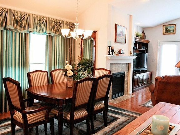 Dining/Living rms/hrdwds