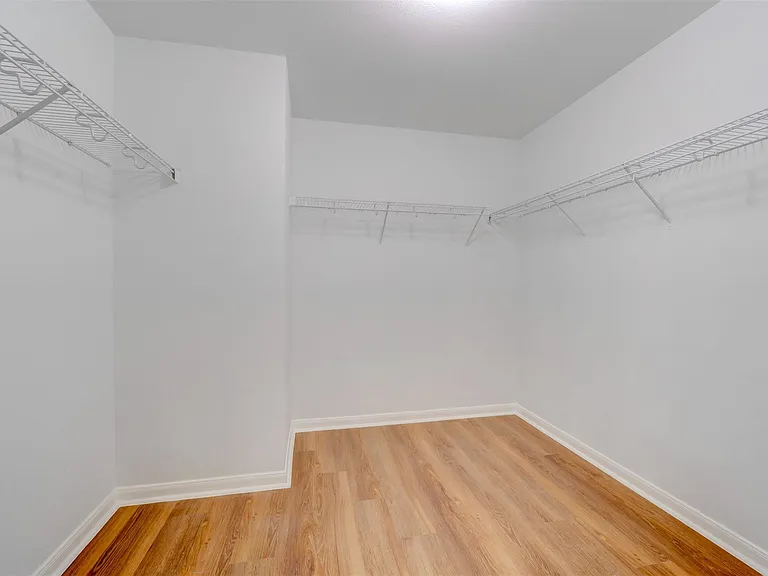 3211 Legends Hill Ct — Photo 13