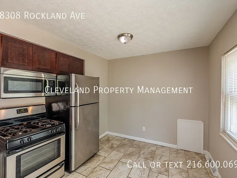 18308 Rockland Ave — Photo 2