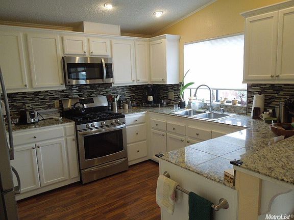 3rd image of 20 Rollingwood Dr Space 101