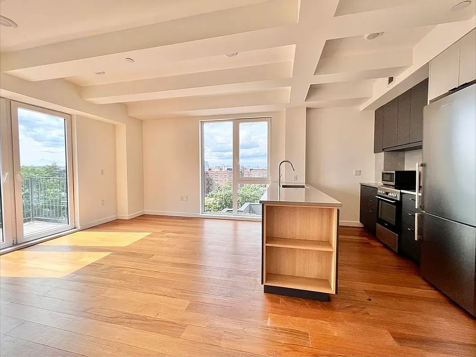 1st image of 70 Woodruff Ave #4L