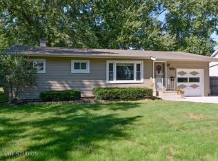 1049 Elliott Ave, Aurora, IL 60505