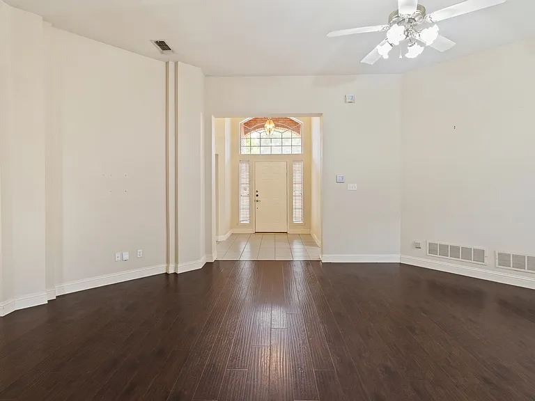 8804 Falcon View Dr — Photo 5