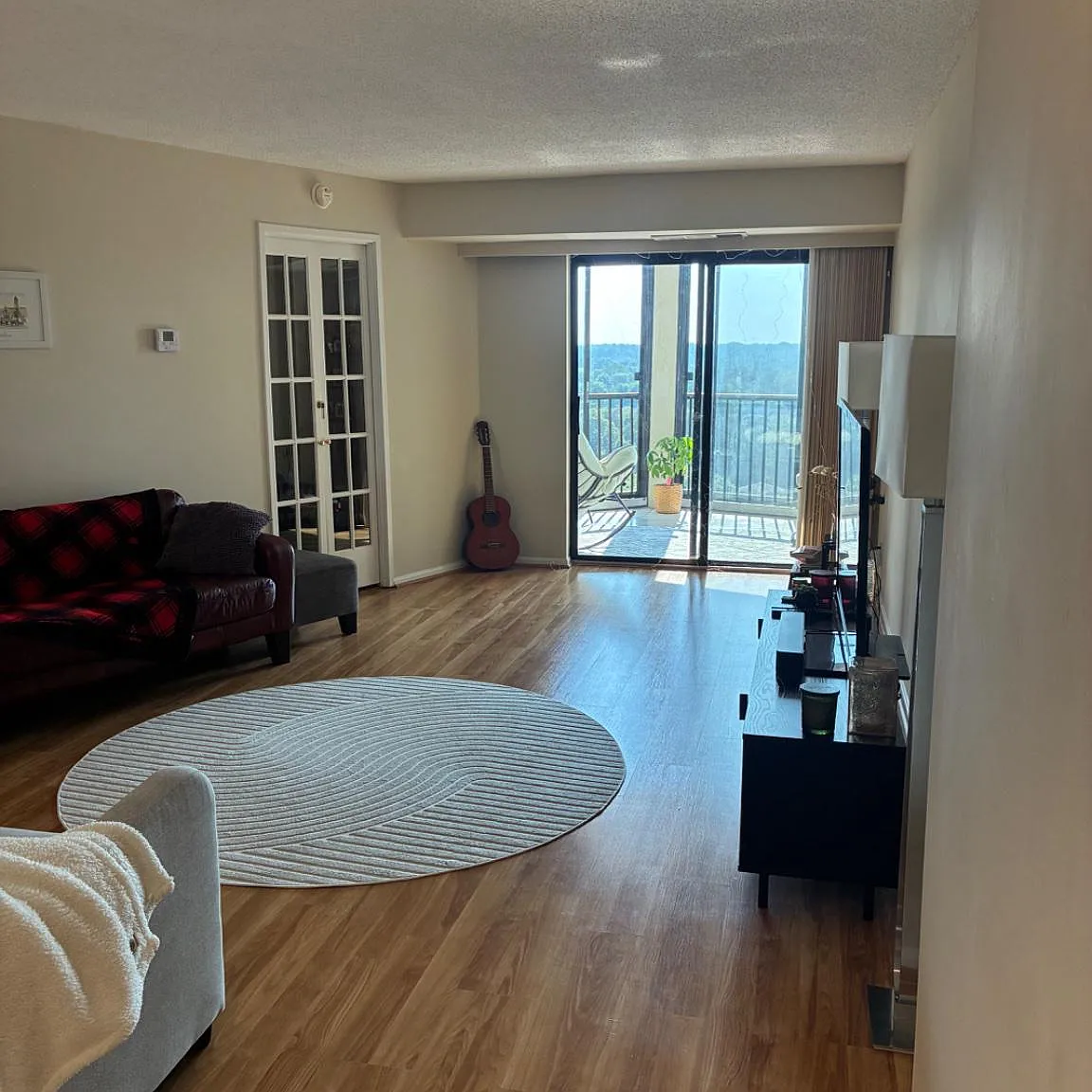 1 bed, 1.5 bath, 1045 sqft, $2,300 — Photo 4