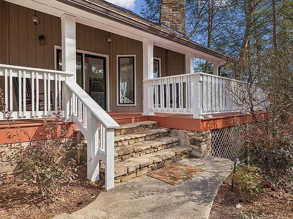 3rd image of 1558 Powder Springs Cir
