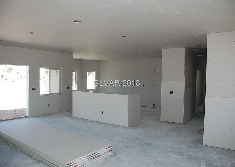 2nd image of 3650 Malibou Ave