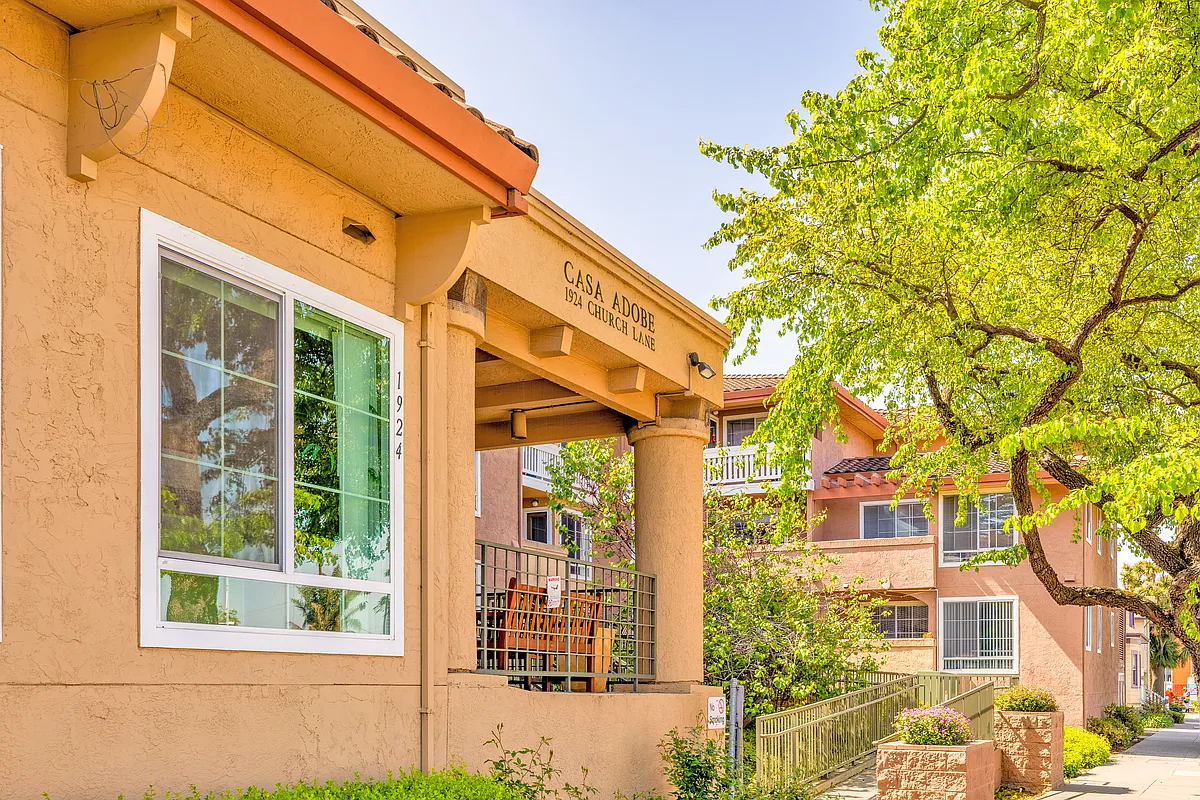 Experience tranquility at Casa Adobe. - 1924 Church Ln