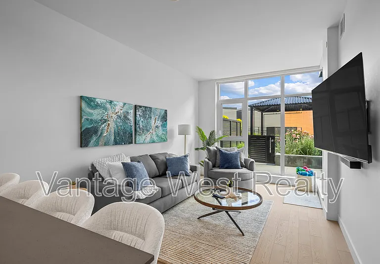 3389 Lakeshore Rd #210 — Photo 2